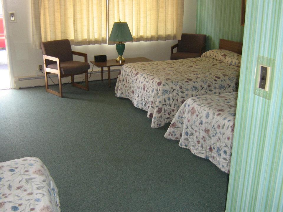 Chapel Hill Motel Brevort Oda fotoğraf